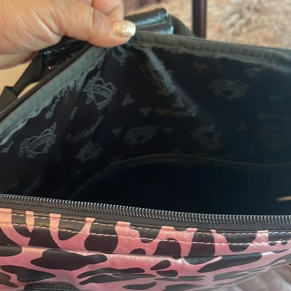 Betsey johnson betseyville pink satin leopard/cheetah laptop bag-case